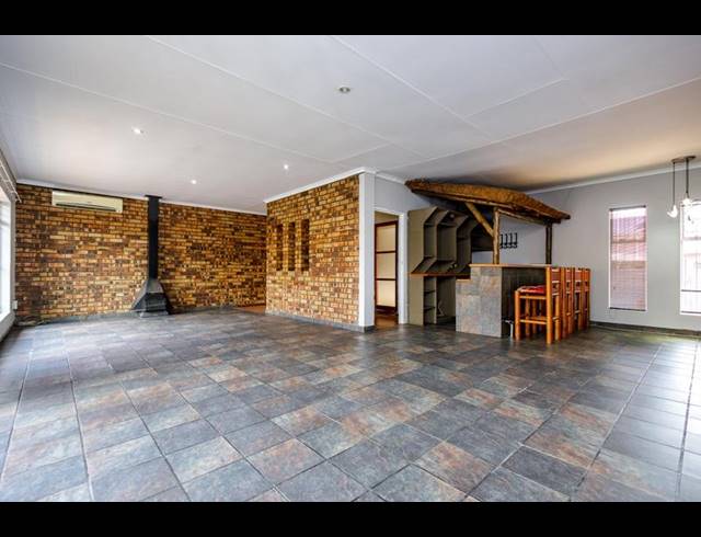3 BEDROOM HOUSE FOR SALE IN SUNWARD PARK